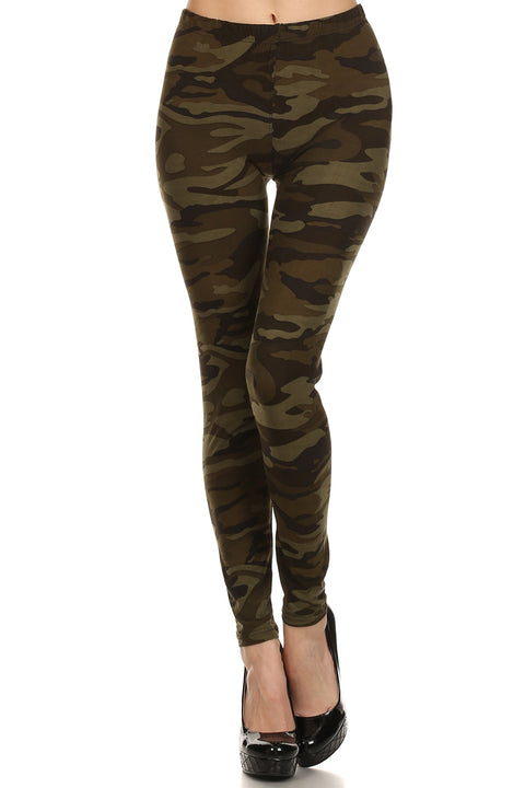 Women's Plus Dark Camouflage Pattern Printed Leggings - Olive Green